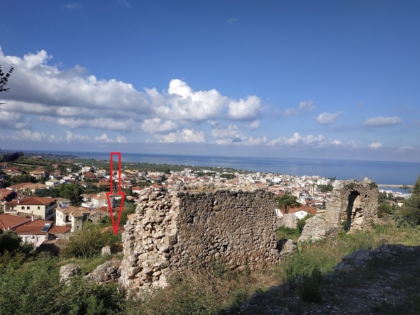 Plot for sale next to the castle of Kyparissia in Messinia Peloponnes