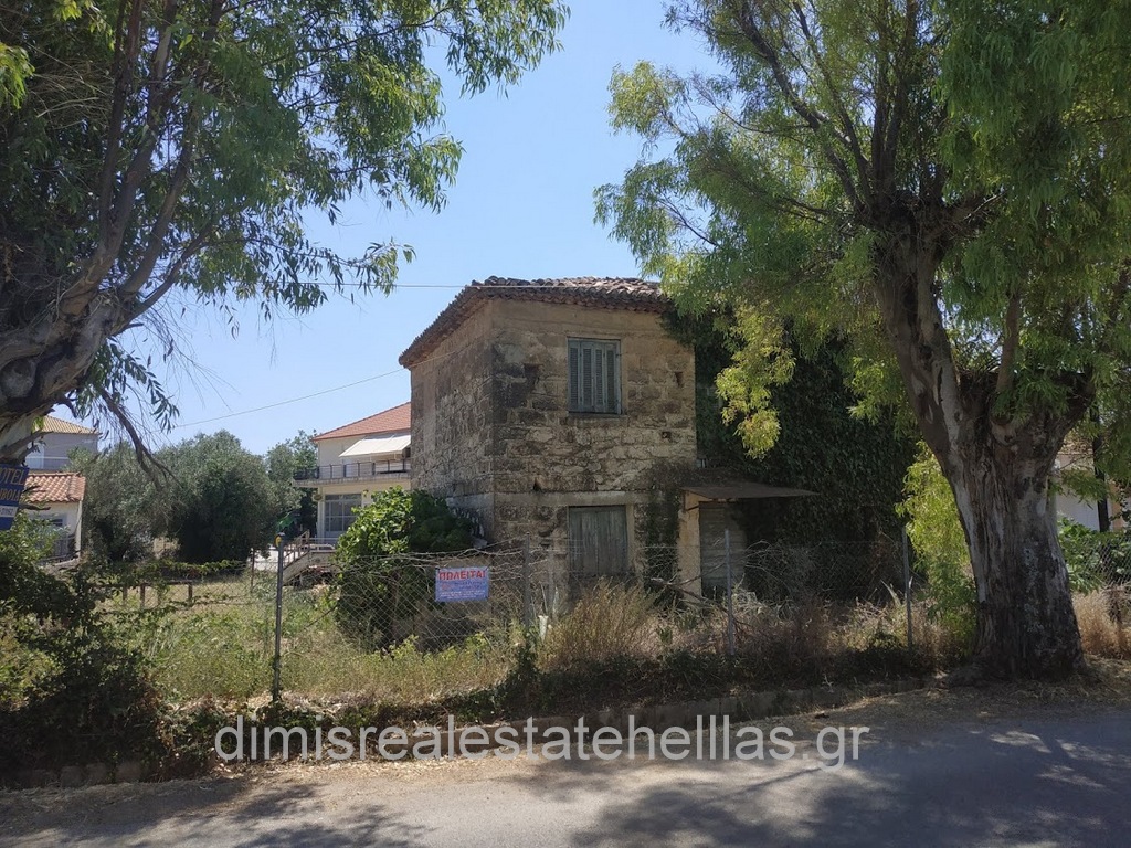Old stonehouse for sale in Chora Messinia