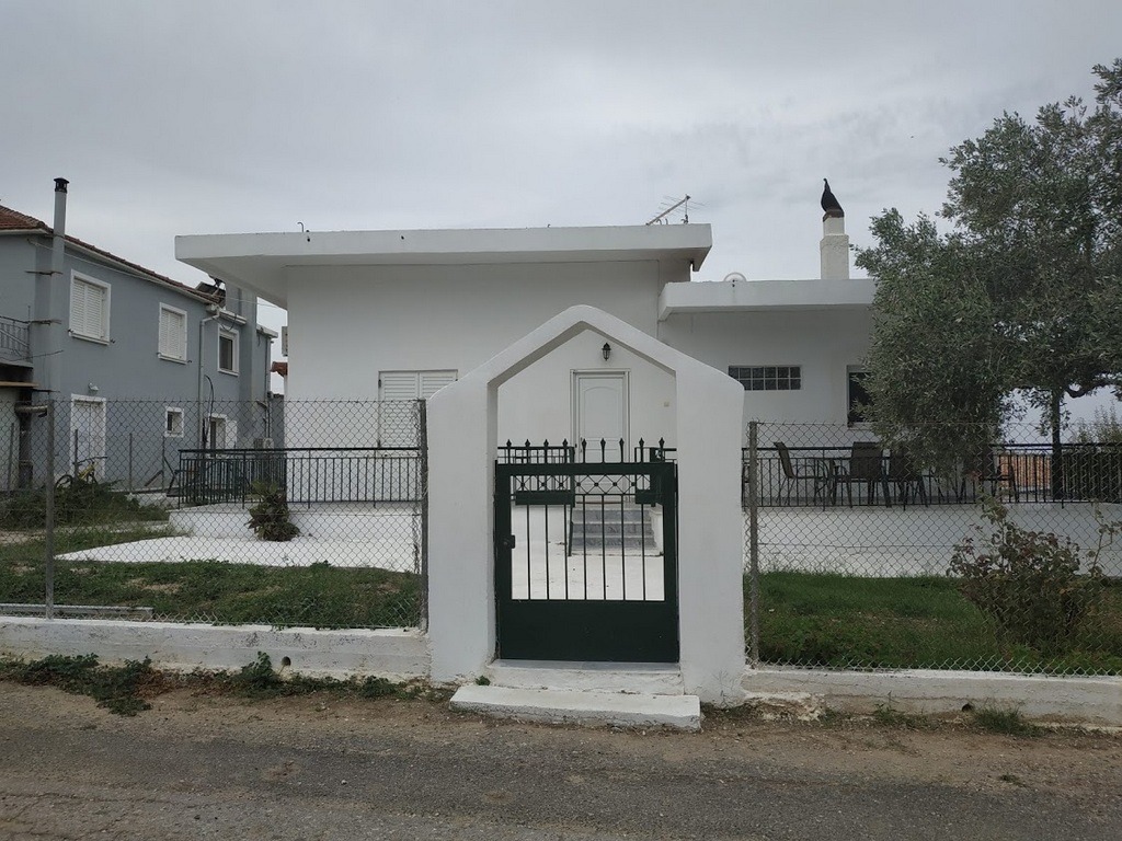 Detached house 80 sqm for rent in Kremidia in the south of Pelopnnes