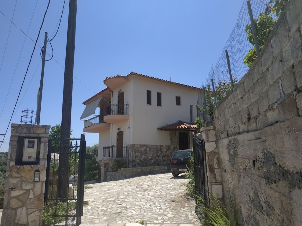Detached house for rent in Koryfasios Messinia