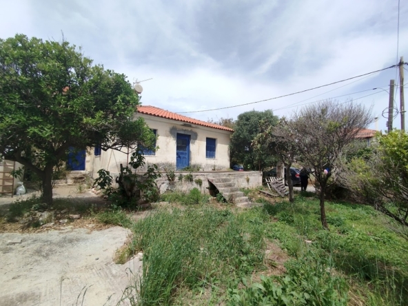 Traditionelles älteres Haus zum verkaufen in Methoni Messenien